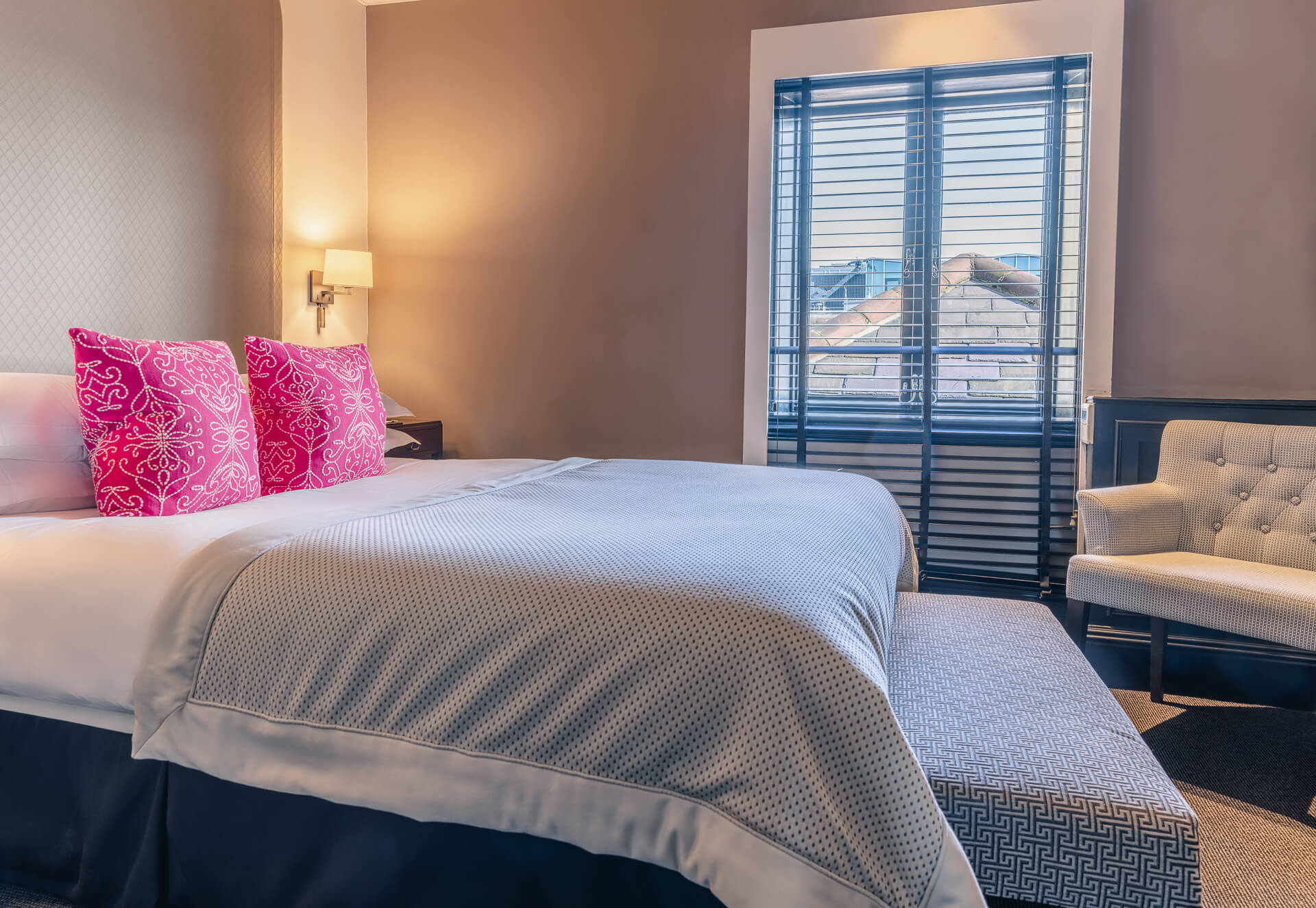 Side view of the Petite Room at 11 Cadogan Gardens