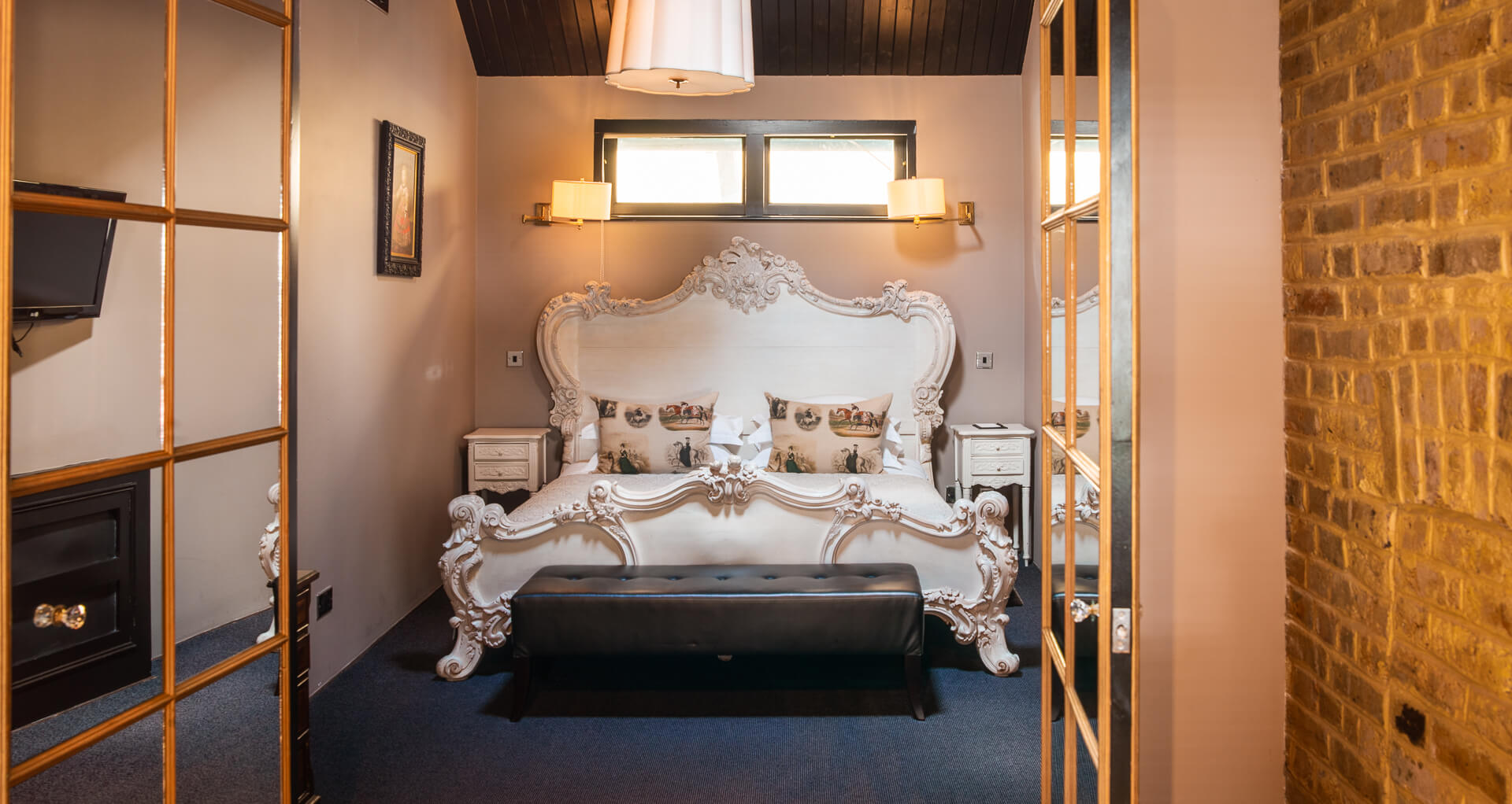 Bedroom in the Cadogan Suite at 11 Cadogan Gardens chelsea hotel london 